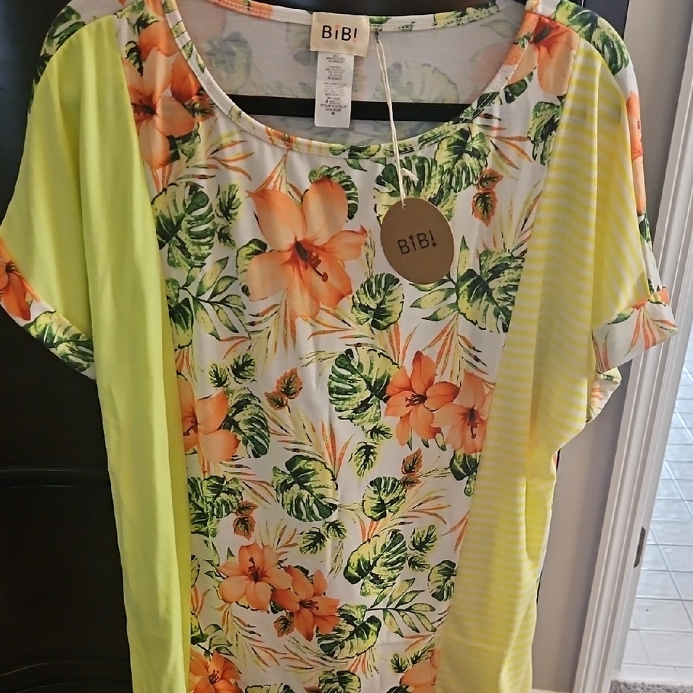 BiBi Graphic White and Cream Short Sleeve Blouse